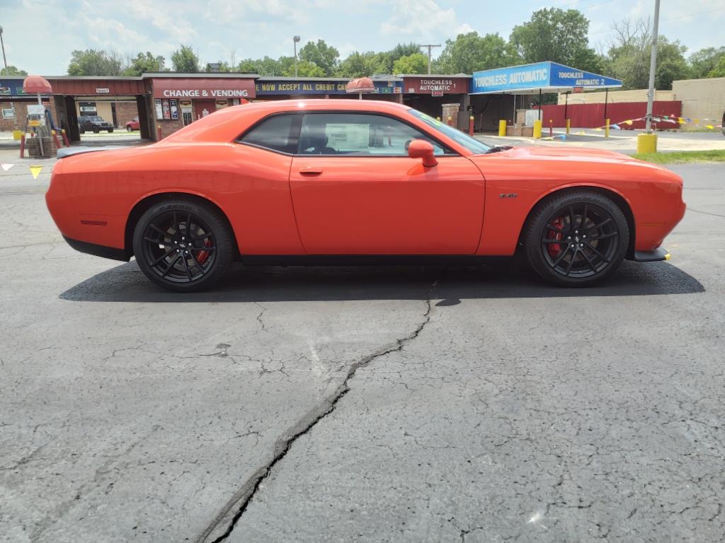 Vehicle image 8 of 32