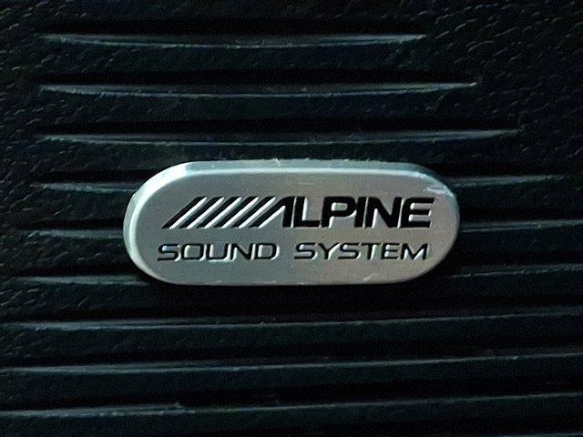 Vehicle image 16 of 25
