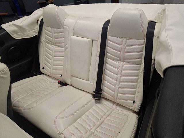 Vehicle image 8 of 25