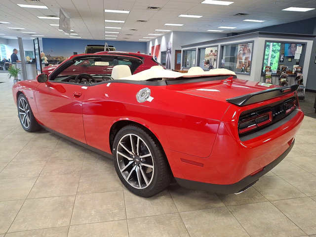 Vehicle image 4 of 25
