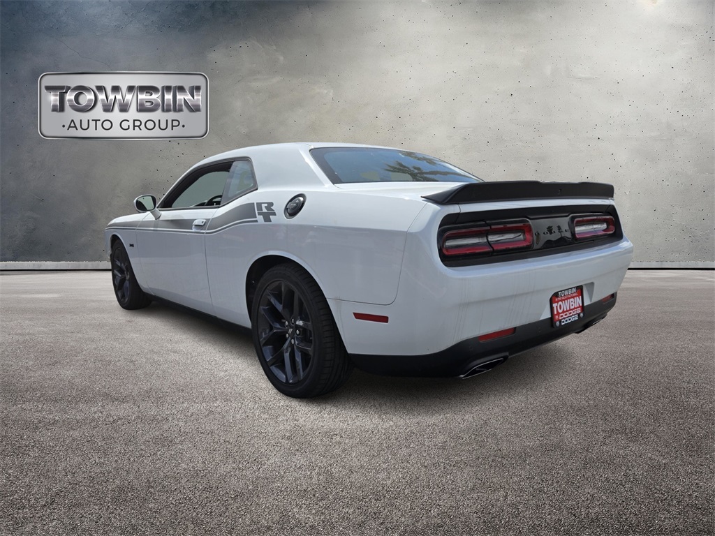 Vehicle image 4 of 15