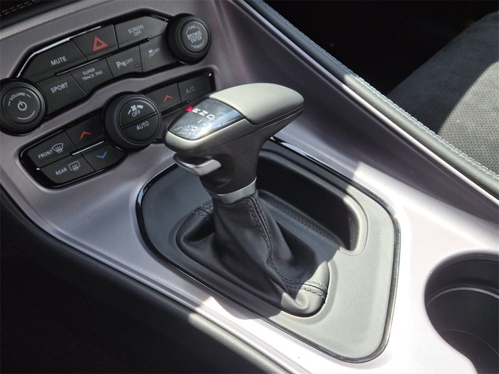Vehicle image 14 of 15