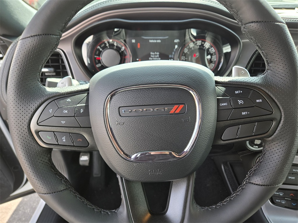 Vehicle image 10 of 15