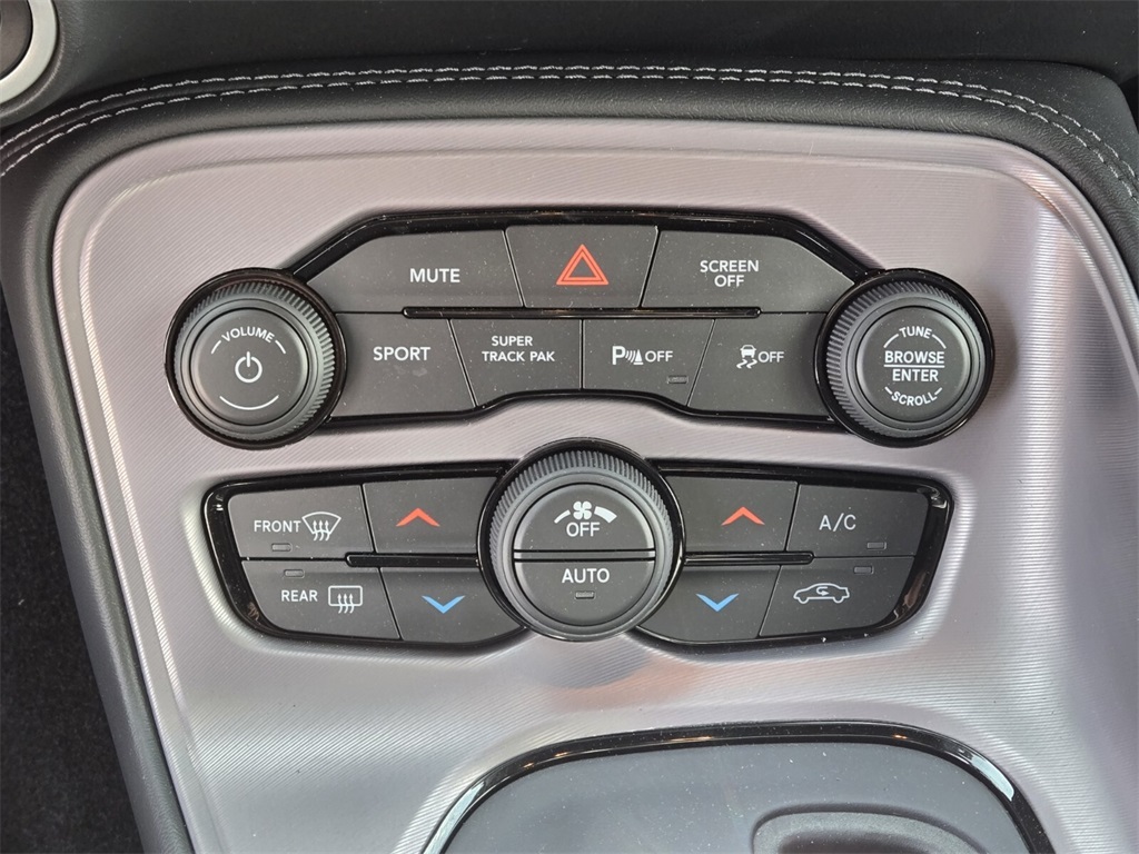 Vehicle image 13 of 15