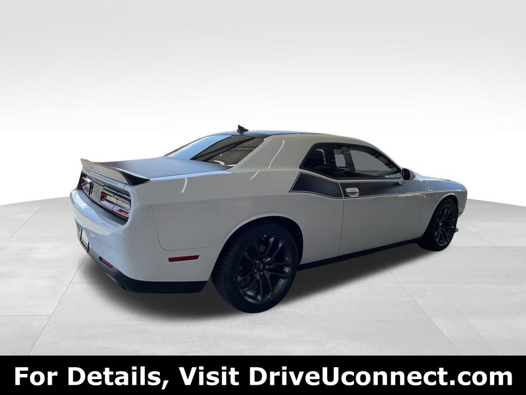 Vehicle image 4 of 41