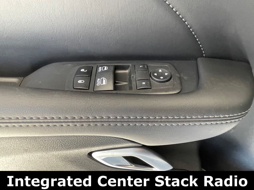 Vehicle image 15 of 41