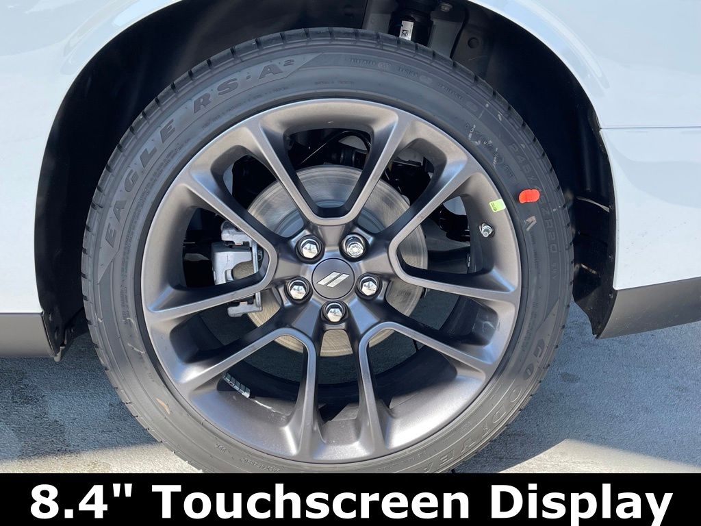 Vehicle image 37 of 41