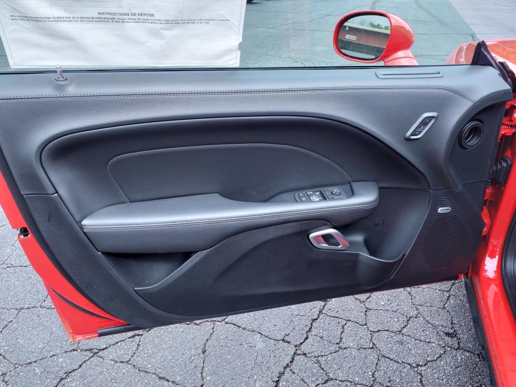 Vehicle image 8 of 32