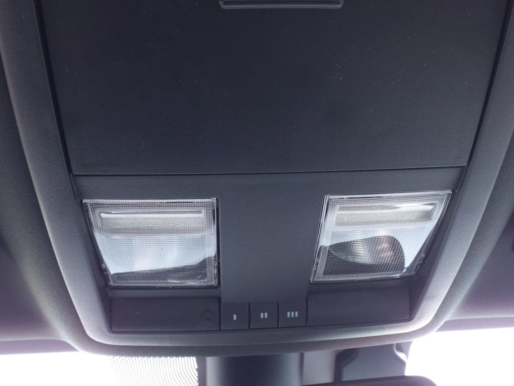 Vehicle image 22 of 32
