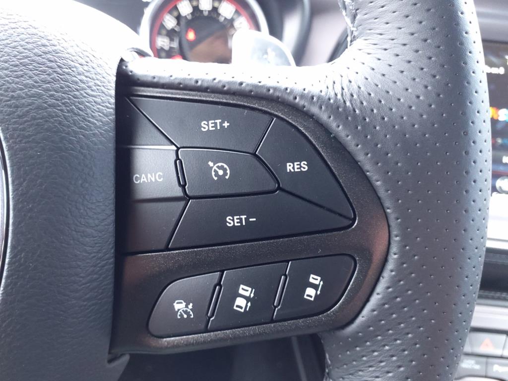 Vehicle image 15 of 32