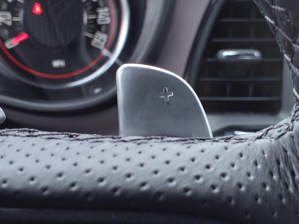 Vehicle image 24 of 32