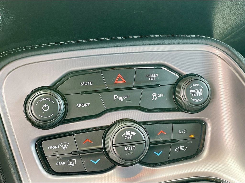 2023 Dodge Challenger R/T Image 16 of 18