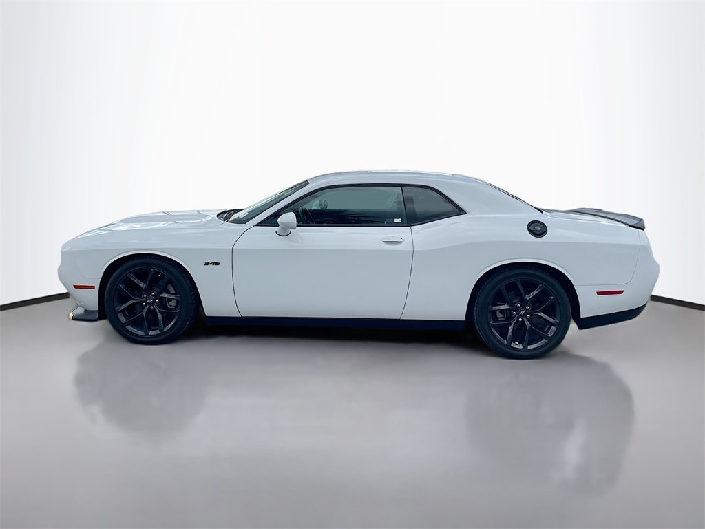 2023 Dodge Challenger R/T Image 8 of 18