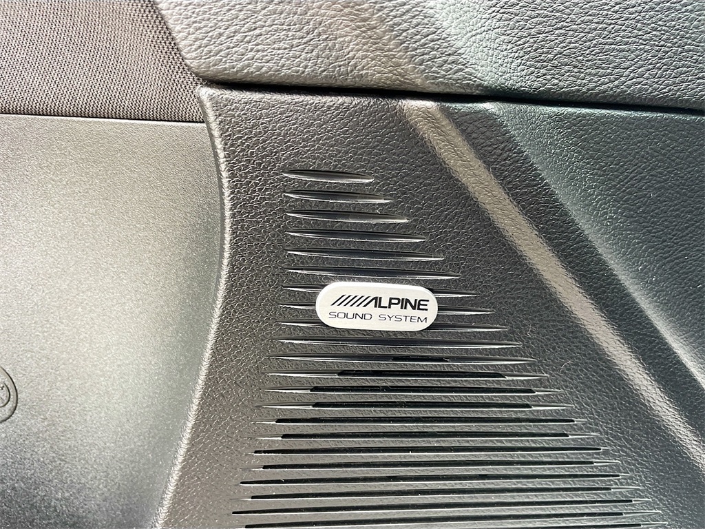 2023 Dodge Challenger R/T Image 15 of 18