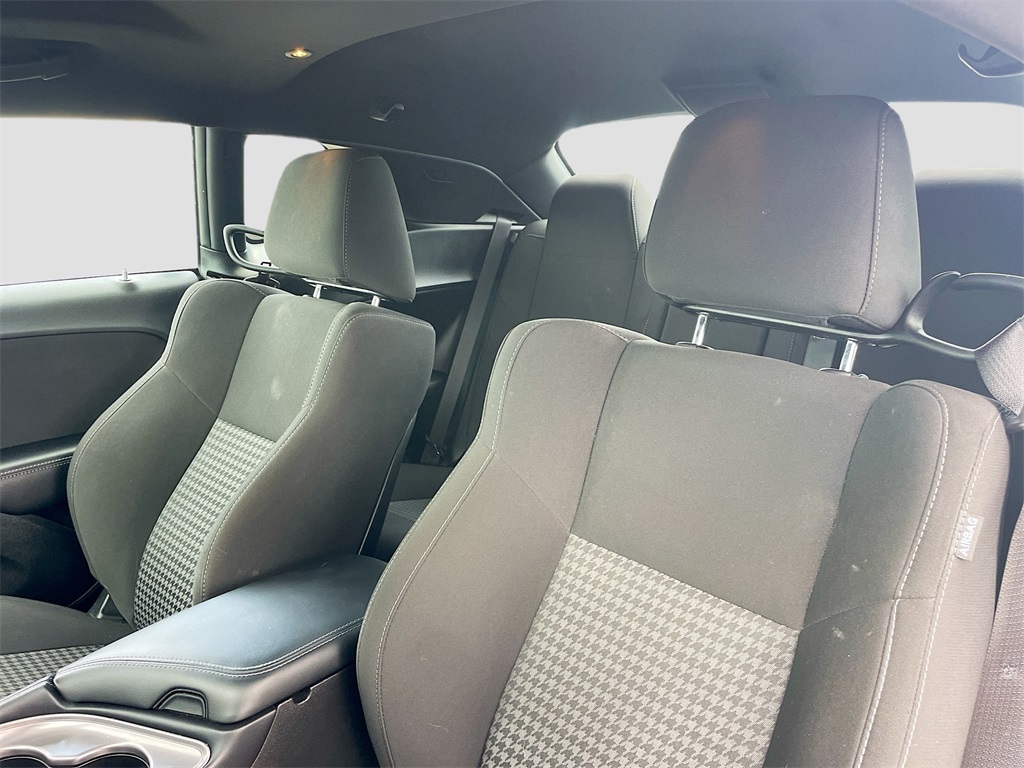 2023 Dodge Challenger R/T Image 9 of 18