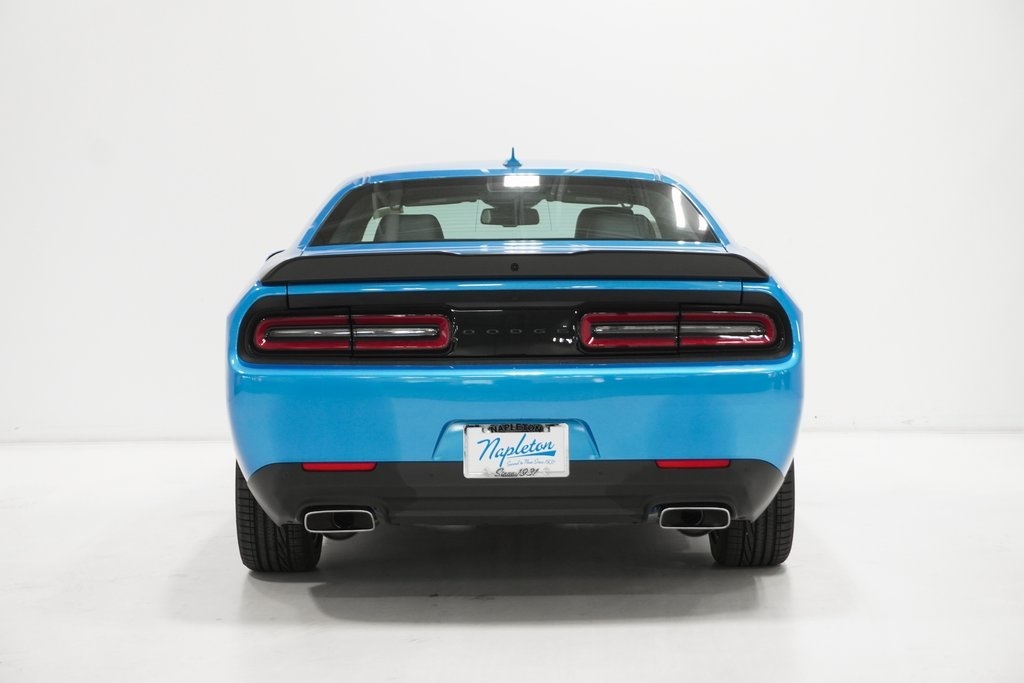 Vehicle image 4 of 27