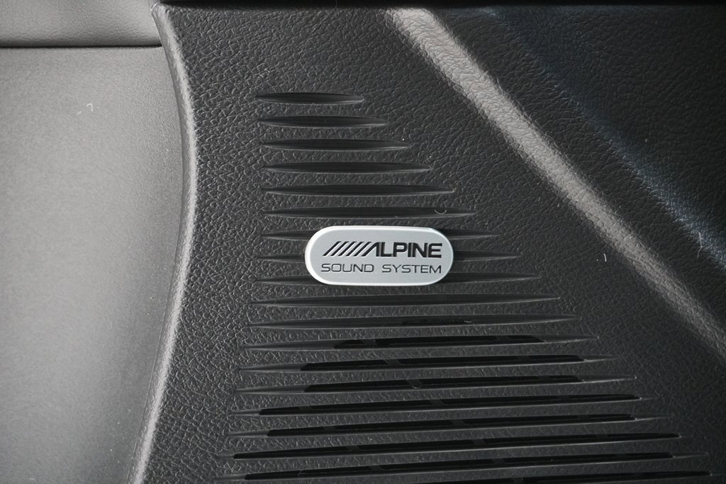 Vehicle image 16 of 27