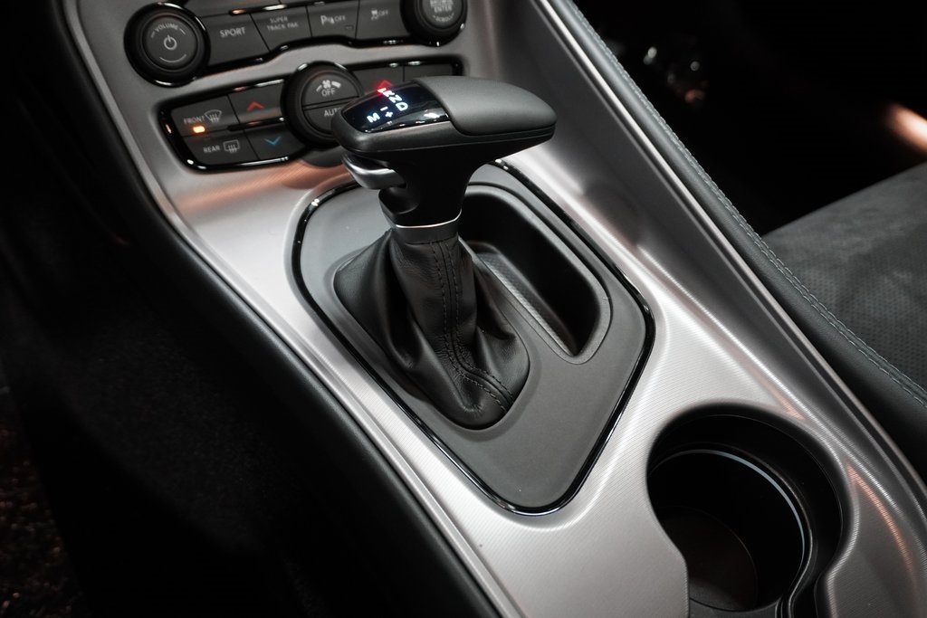Vehicle image 26 of 27
