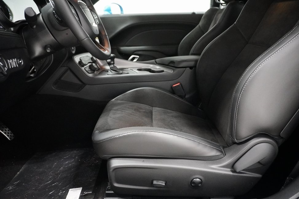Vehicle image 12 of 27