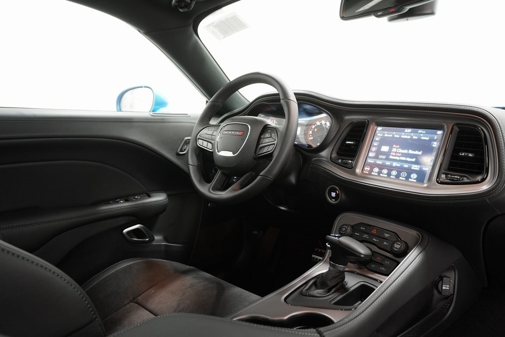 Vehicle image 19 of 27
