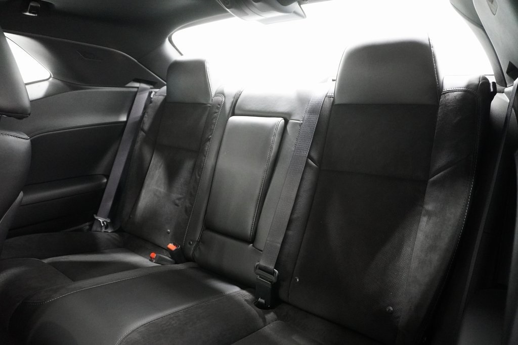 Vehicle image 17 of 27