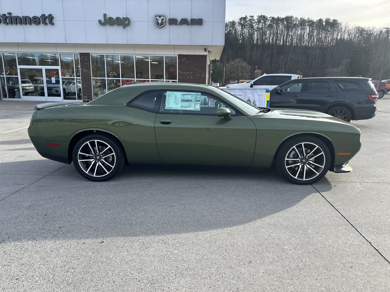 Vehicle image 4 of 16