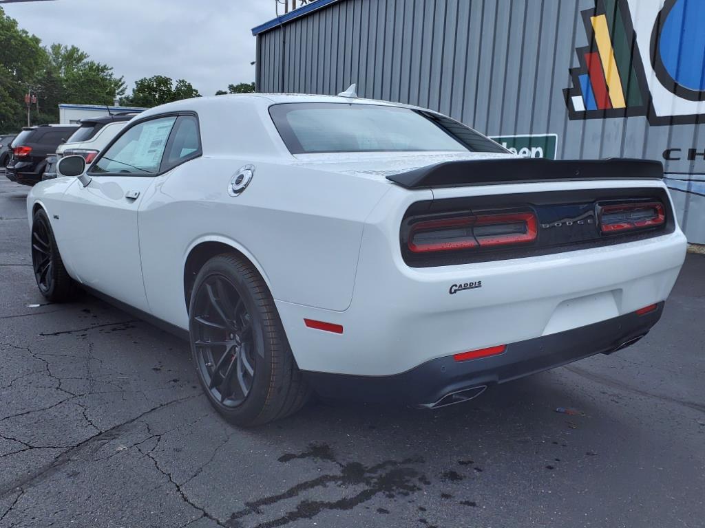 Vehicle image 7 of 32