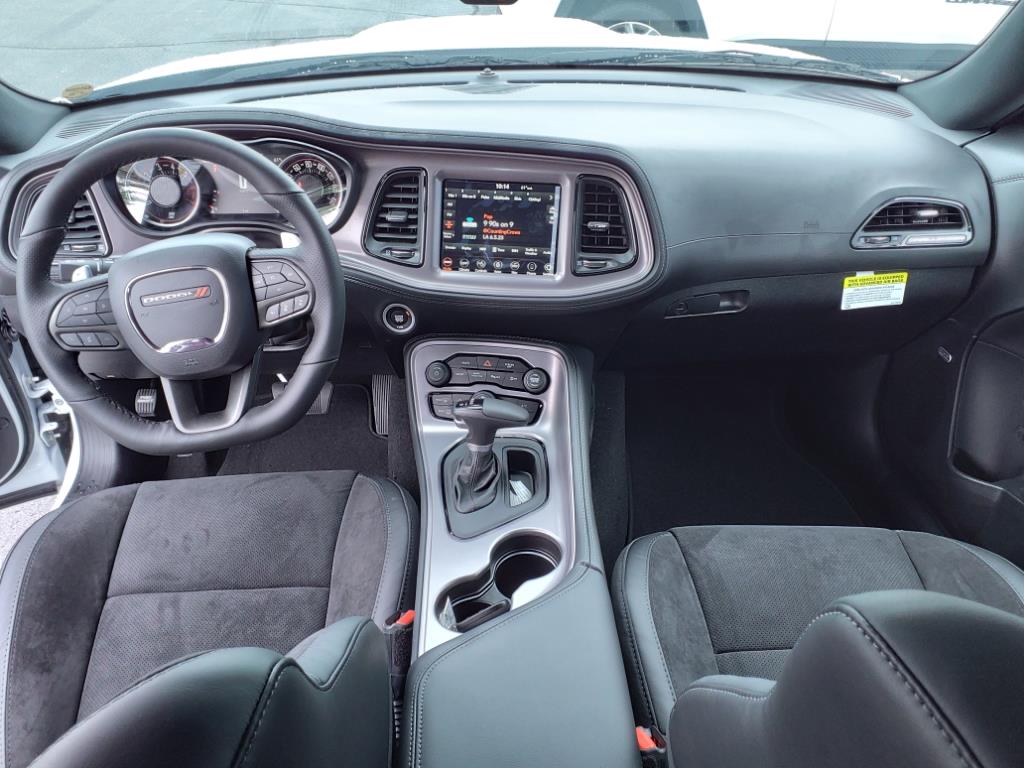Vehicle image 12 of 32