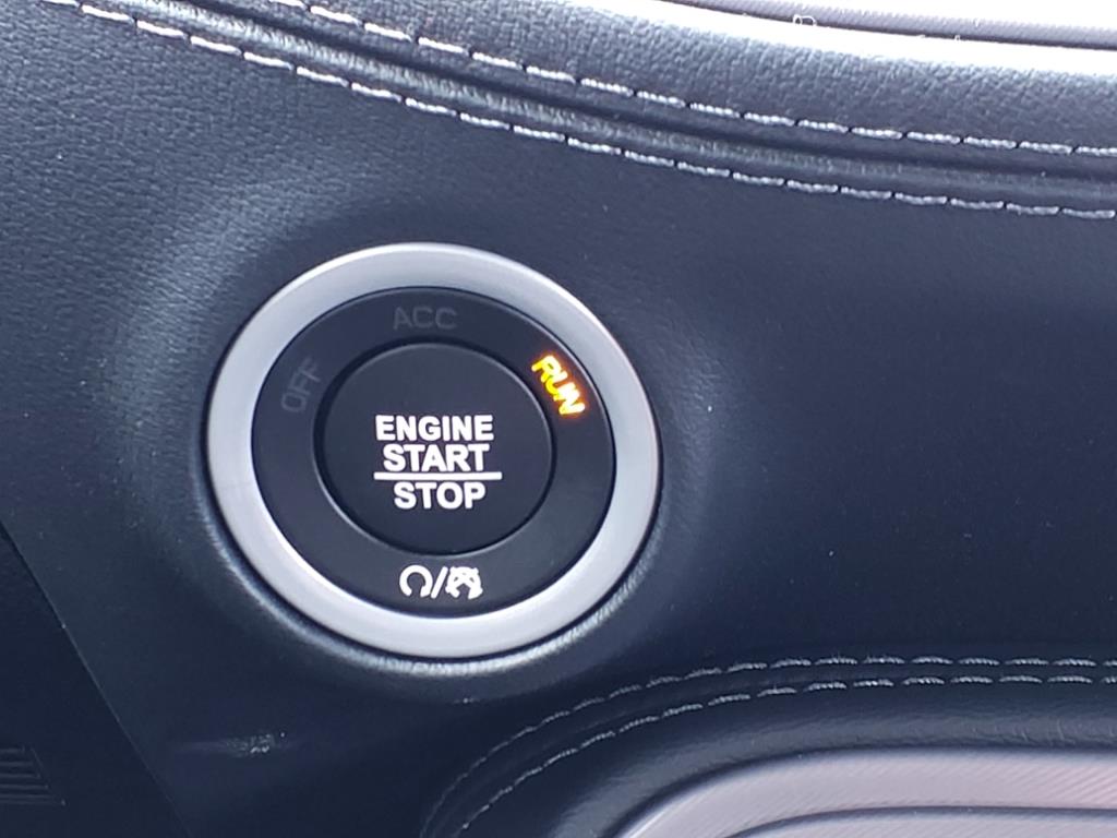 Vehicle image 22 of 32