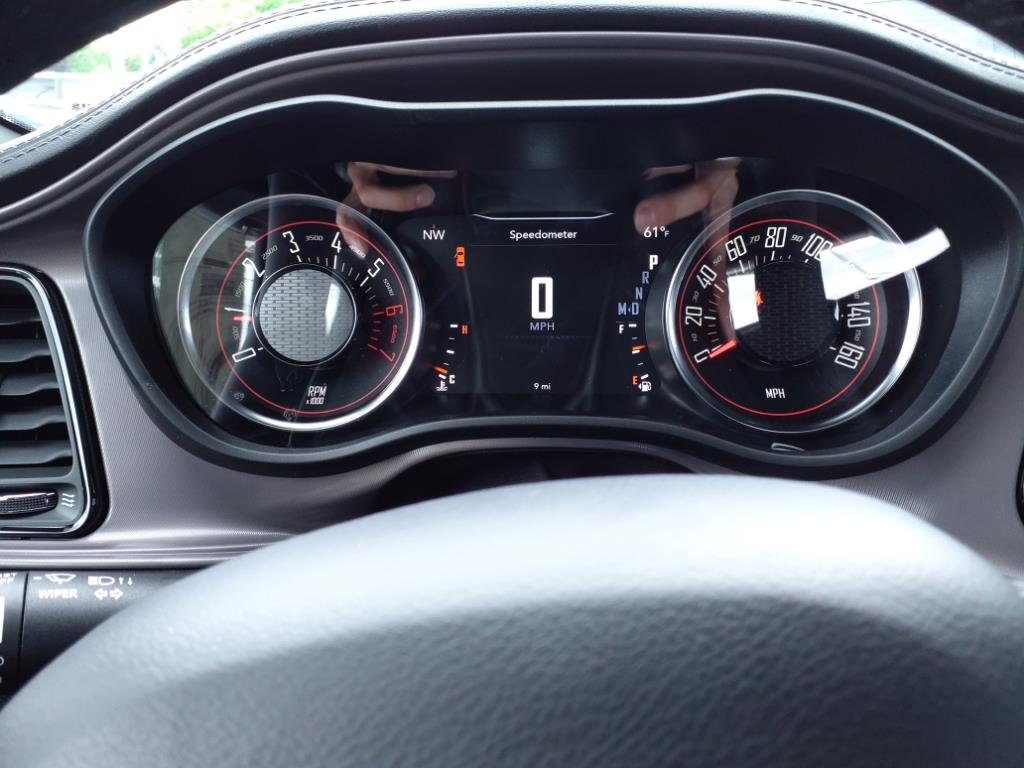 Vehicle image 14 of 32
