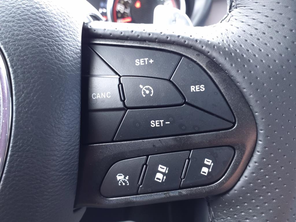 Vehicle image 16 of 32