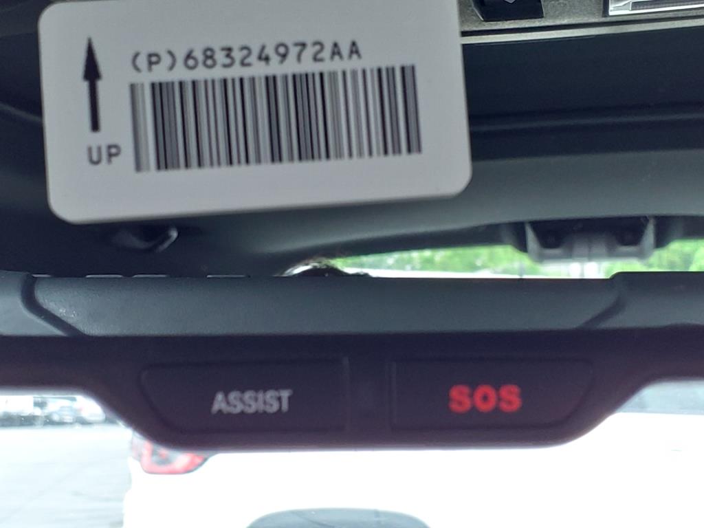 Vehicle image 26 of 32