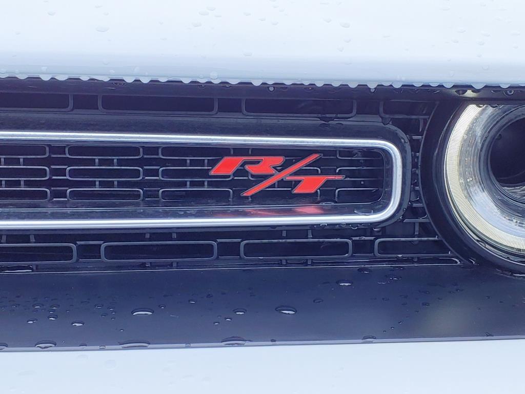 Vehicle image 6 of 32