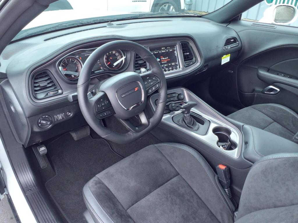 Vehicle image 11 of 32