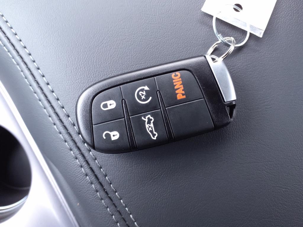 Vehicle image 29 of 32
