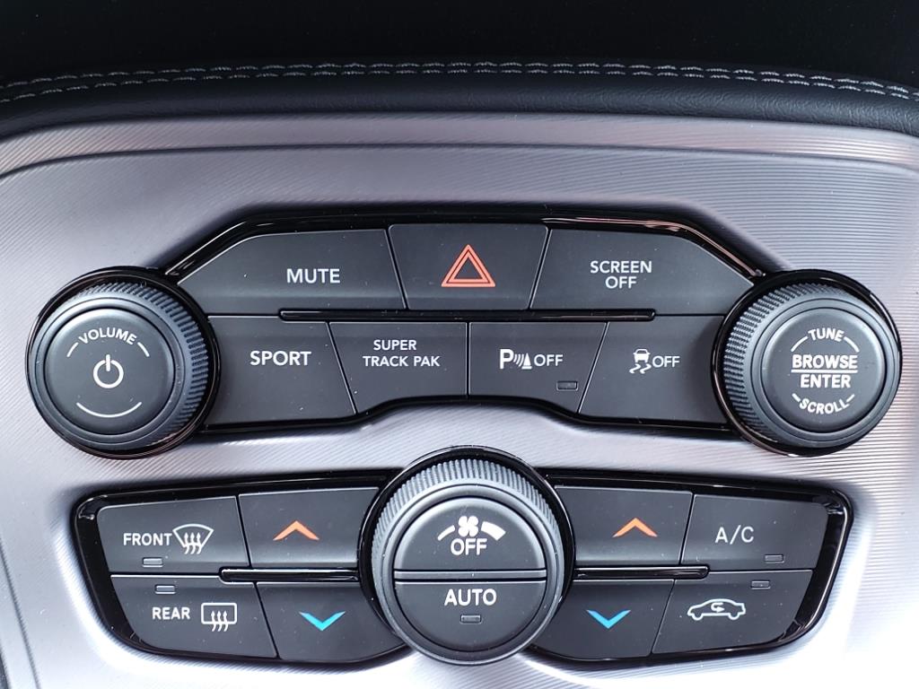 Vehicle image 21 of 32