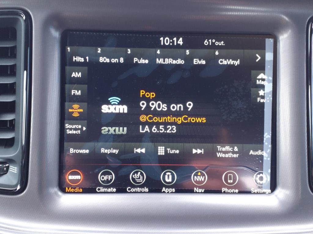 Vehicle image 18 of 32