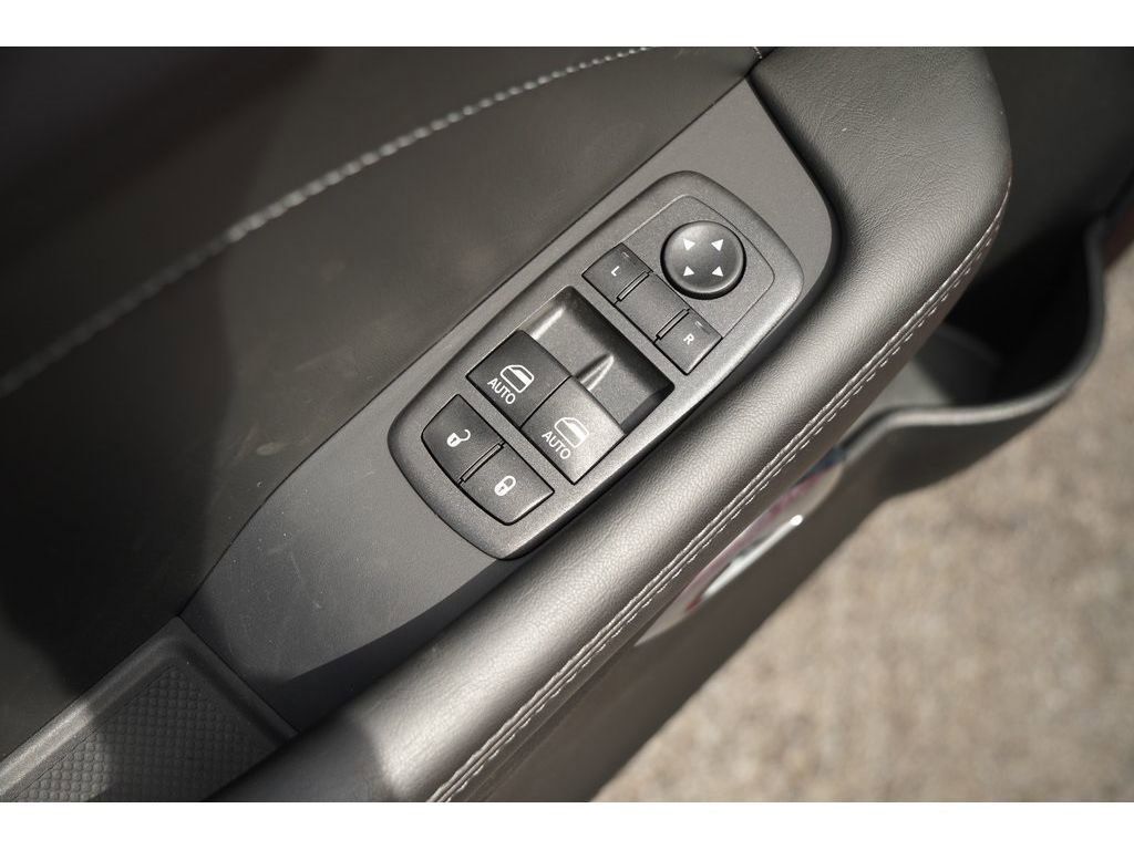 2023 Dodge Challenger R/T Image 14 of 16