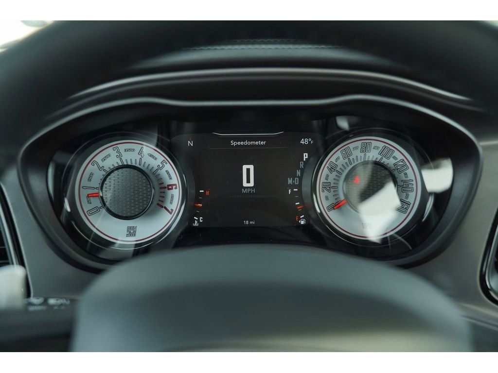 2023 Dodge Challenger R/T Image 9 of 16