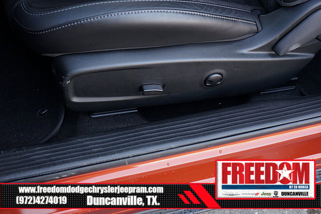 Vehicle image 34 of 43