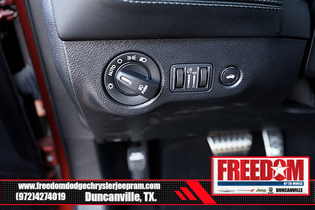 Vehicle image 28 of 43