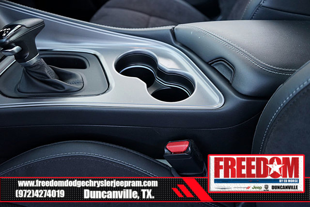 Vehicle image 26 of 43