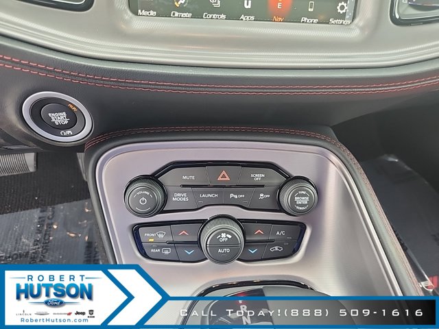 Vehicle image 14 of 21