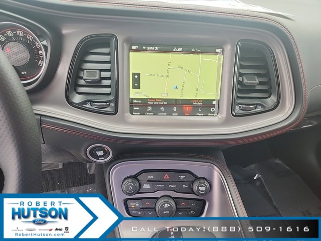 Vehicle image 17 of 21