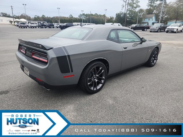 Vehicle image 4 of 21