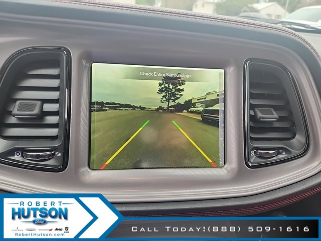 Vehicle image 16 of 21