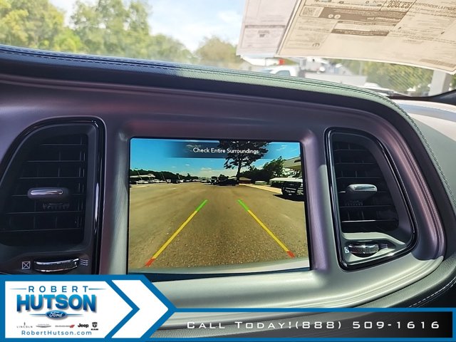 Vehicle image 17 of 23
