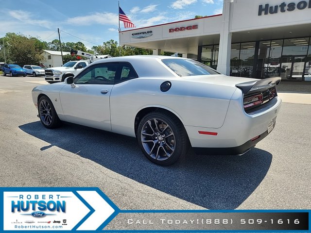 Vehicle image 6 of 23