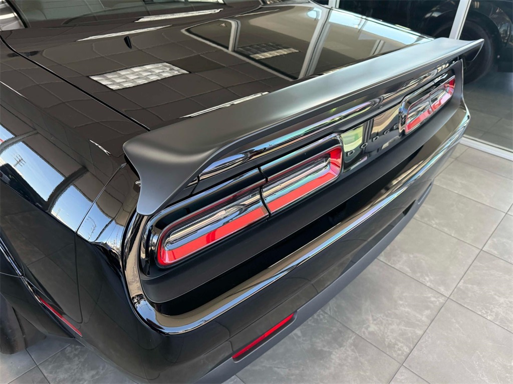 Vehicle image 13 of 46