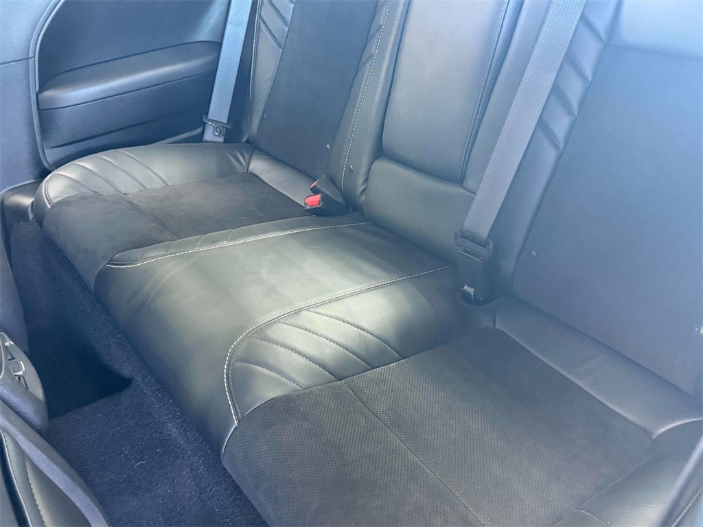 Vehicle image 17 of 46